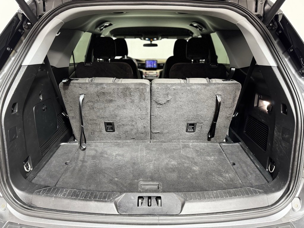 Used 2023 Ford Explorer XLT image 8