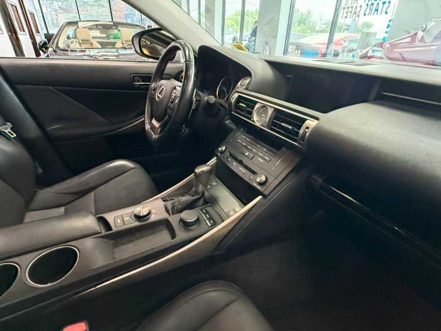 Used 2015 Lexus IS 250 w/ Premium Package RWD image 38