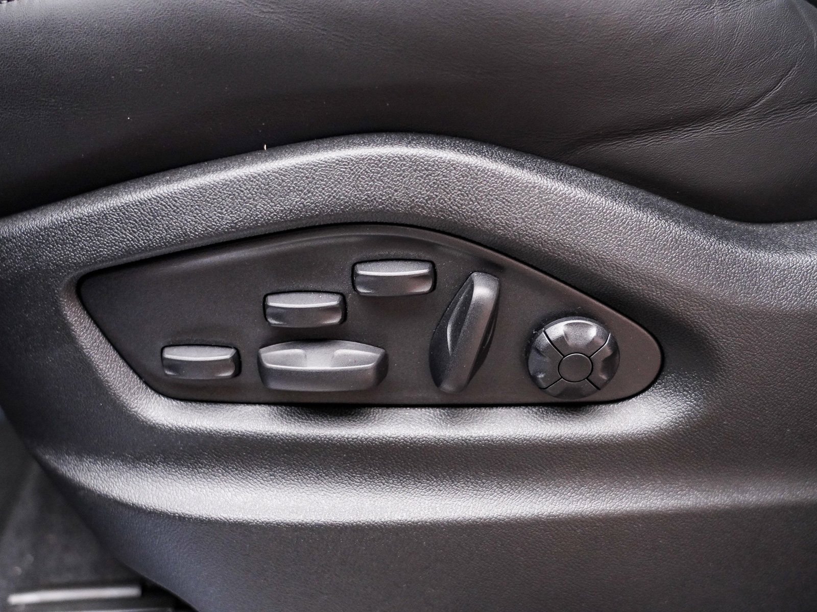 Certified 2025 Porsche Cayenne E-Hybrid image 28