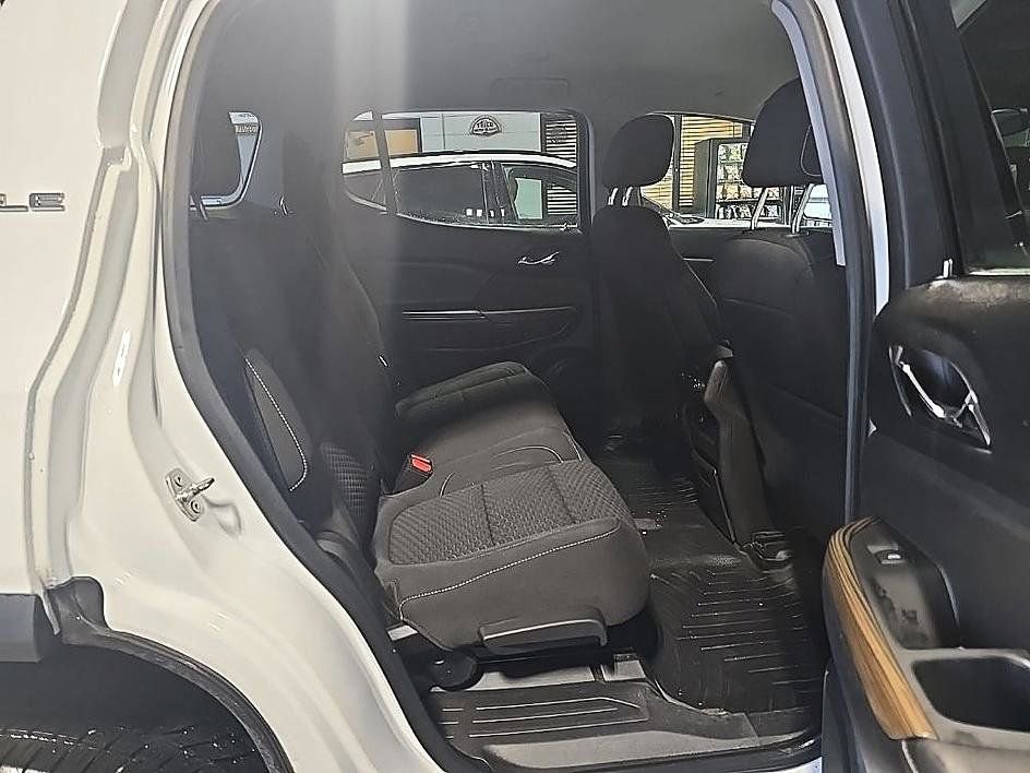 Used 2018 GMC Acadia SLE image 34