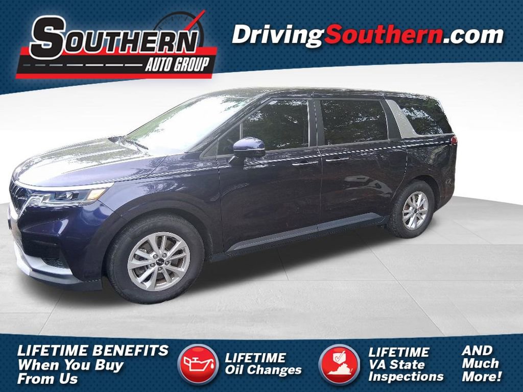 Used 2023 Kia Carnival LX FWD image 1