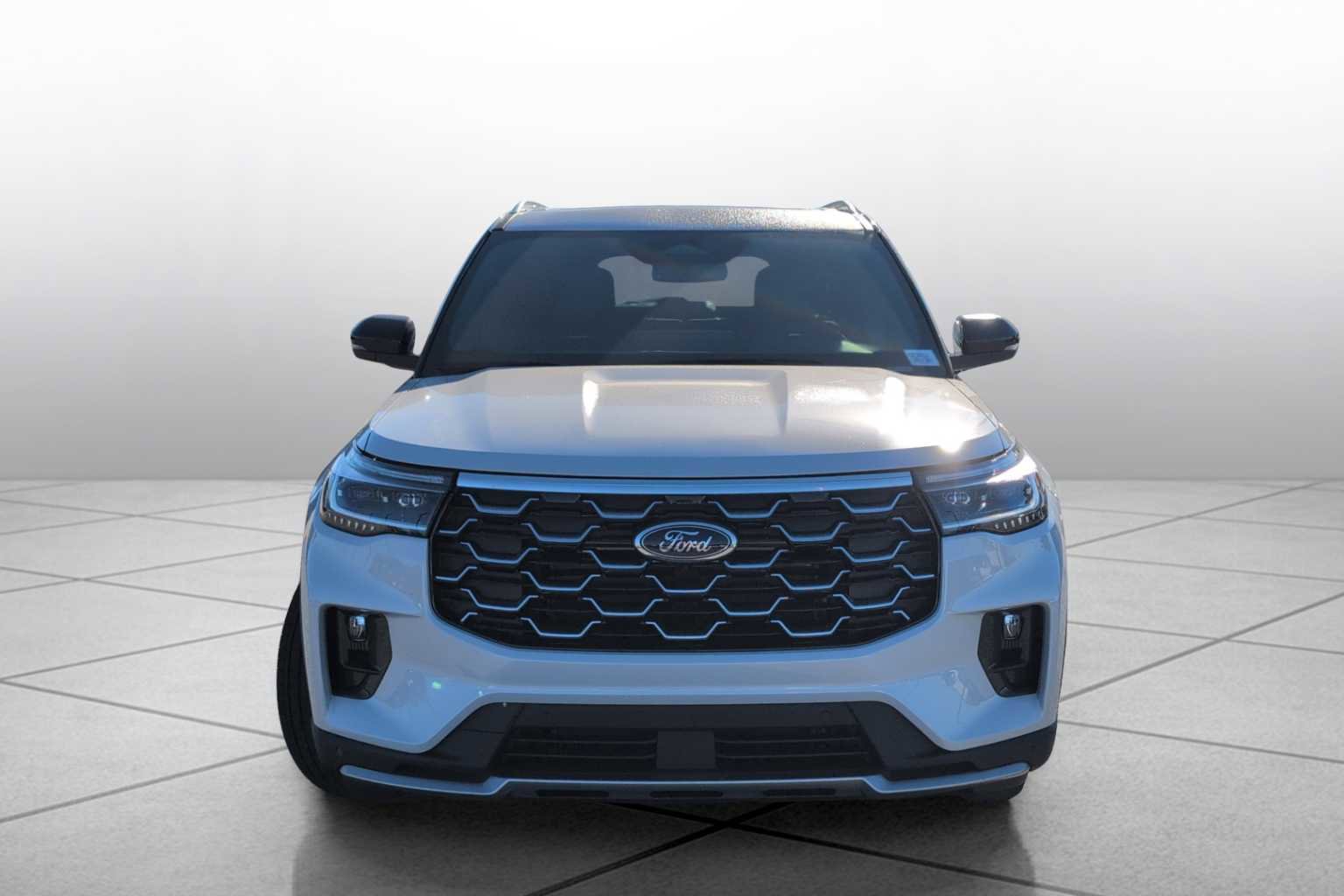 New 2025 Ford Explorer Platinum image 2