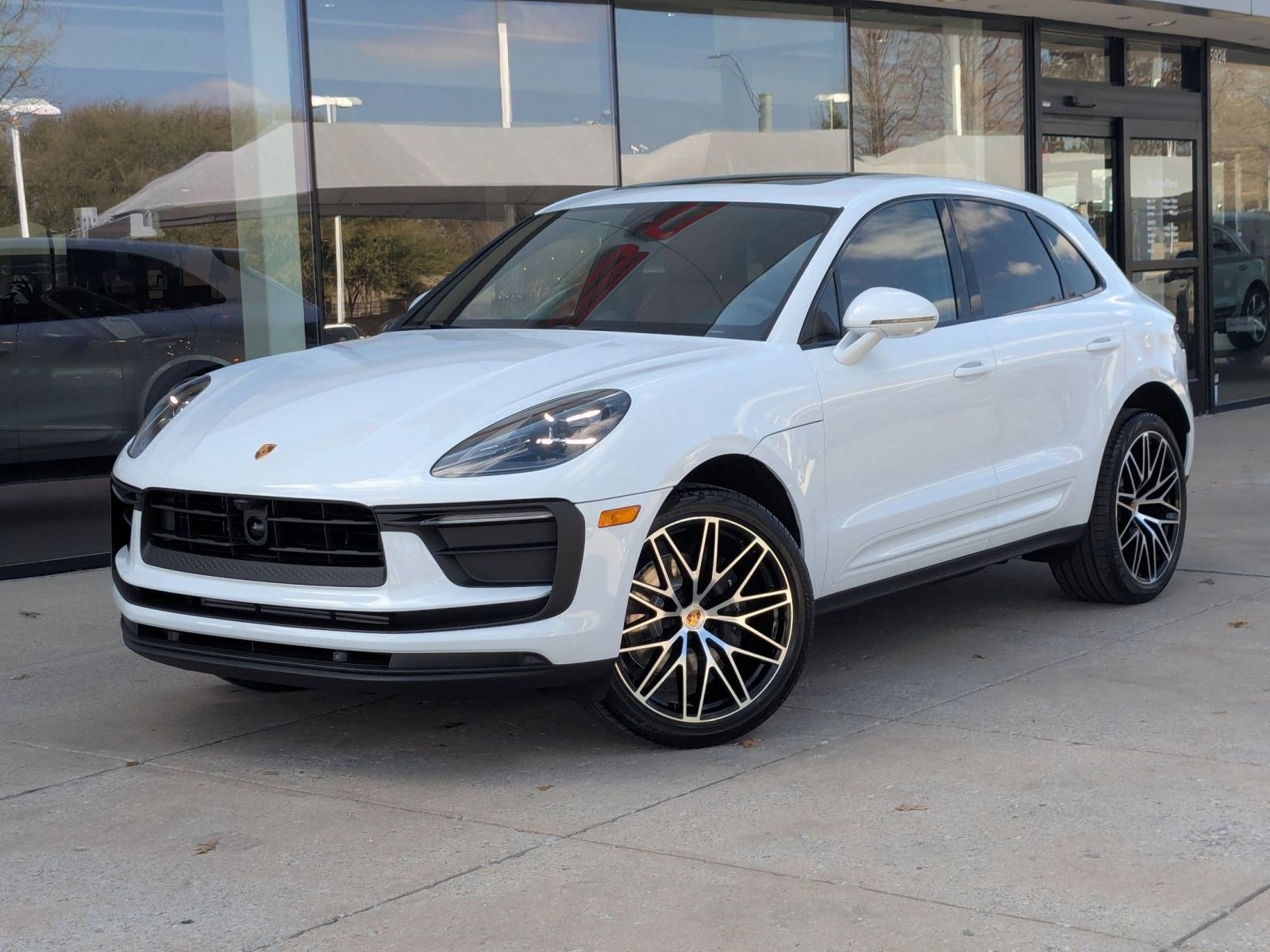 New 2026 Porsche Macan image 1