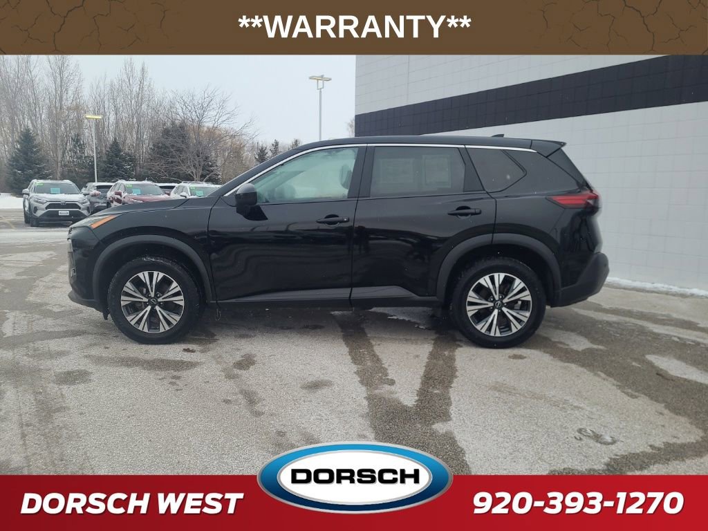 Used 2023 Nissan Rogue SV image 2