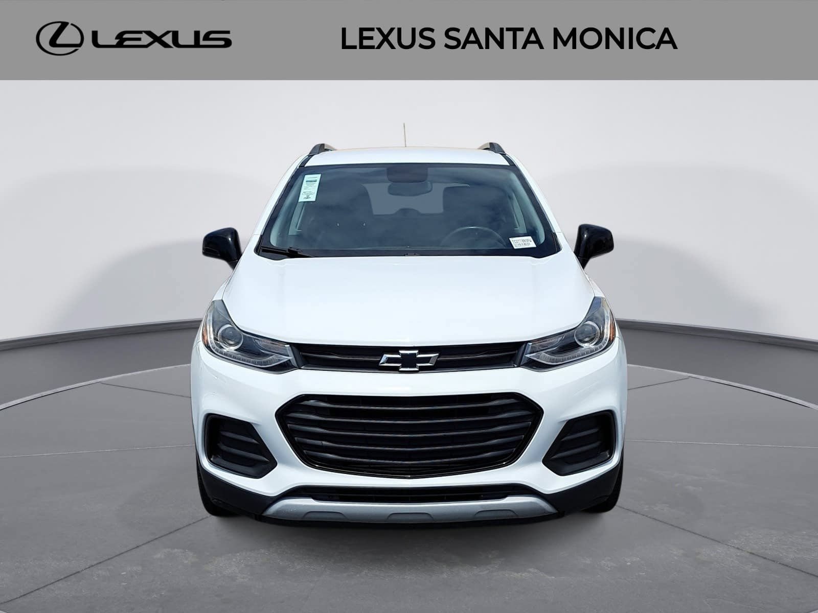 Used 2018 Chevrolet Trax LT w/ Redline Edition FWD image 2