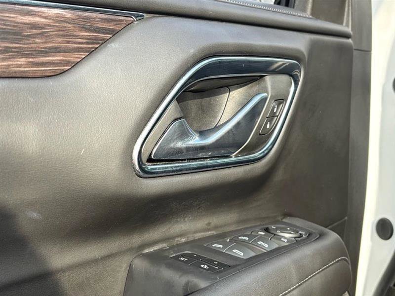 Used 2024 Chevrolet Suburban Z71 w/ Luxury Package image 15