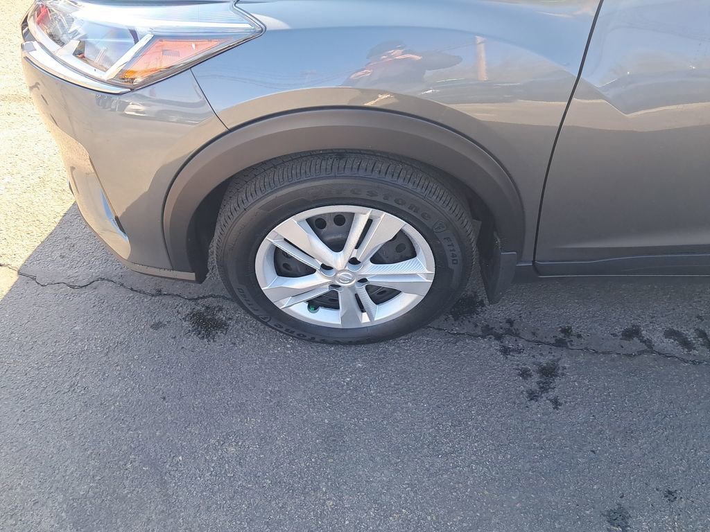 Certified 2025 Nissan Kicks Play S image 29
