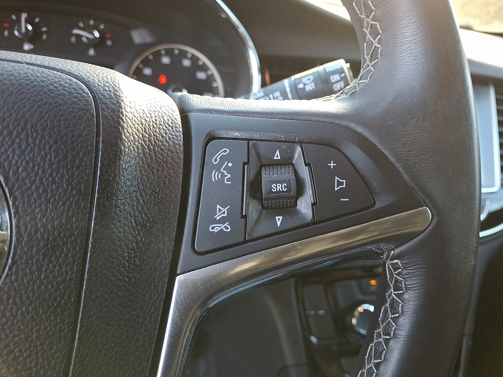 Used 2019 Buick Encore Preferred image 22