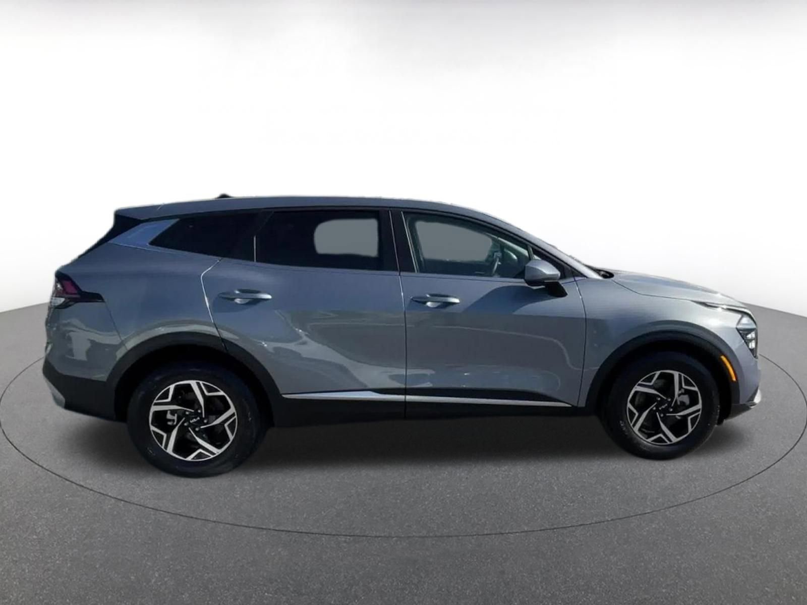 Used 2025 Kia Sportage LX FWD image 16