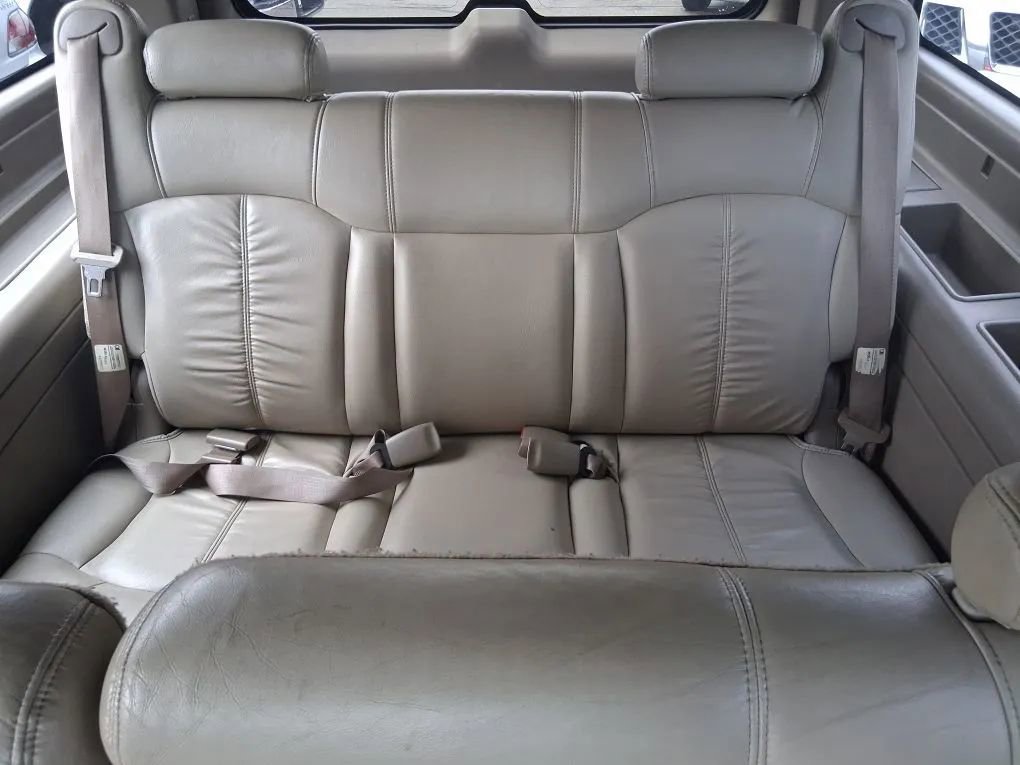 Used 2001 Chevrolet Suburban LT w/ LT Preferred Equipment Group image 17