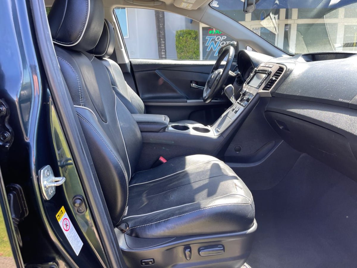Used 2014 Toyota Venza XLE w/ XLE Premium Package FWD image 23