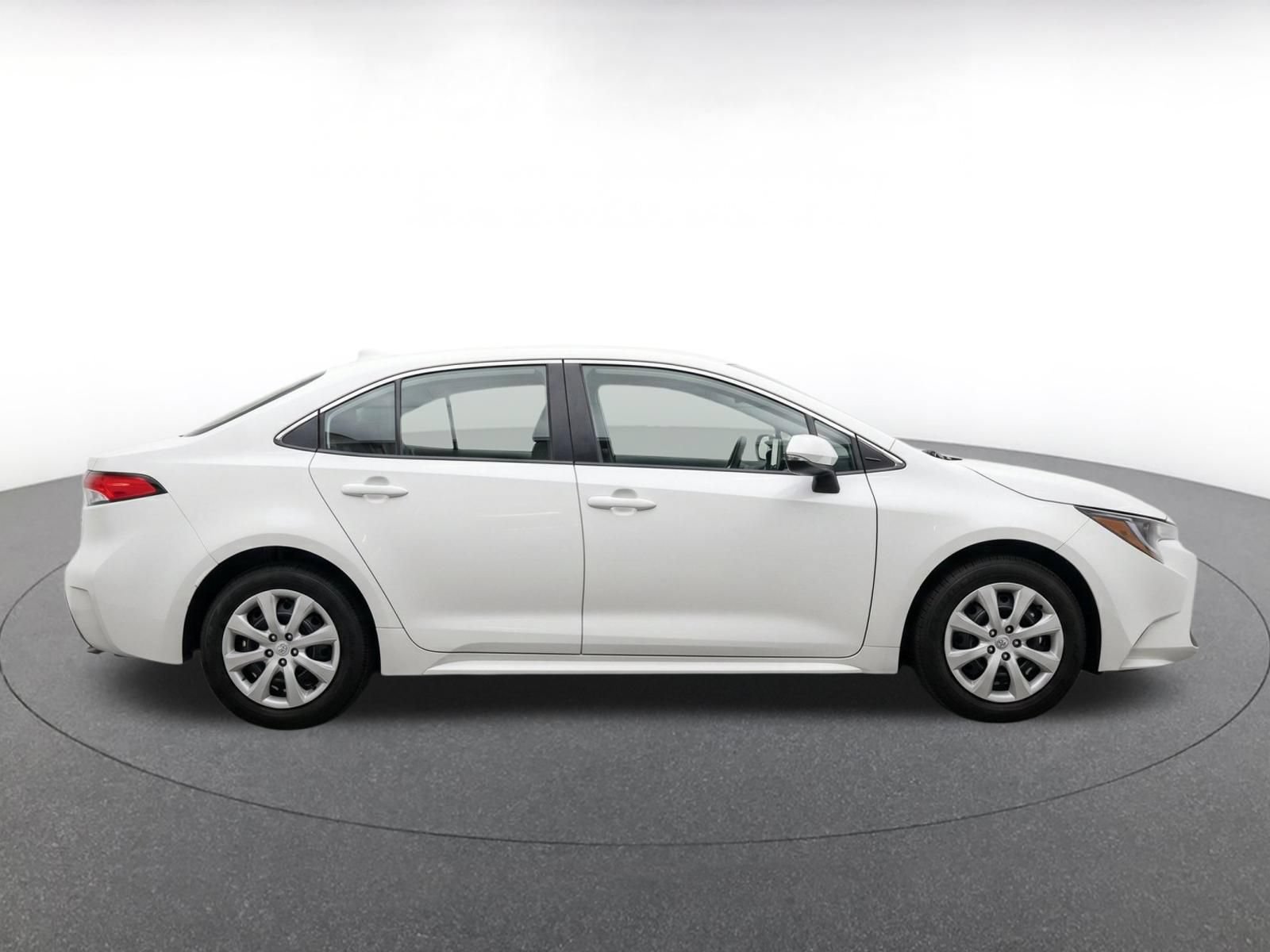 Used 2025 Toyota Corolla LE FWD image 9