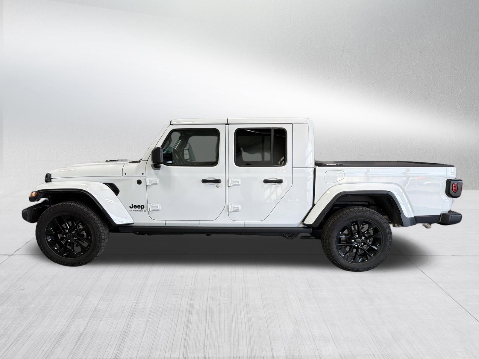 Used 2025 Jeep Gladiator Sport image 4