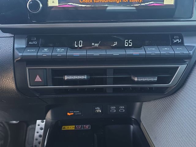 Used 2026 Toyota Camry SE w/ Convenience Package image 23