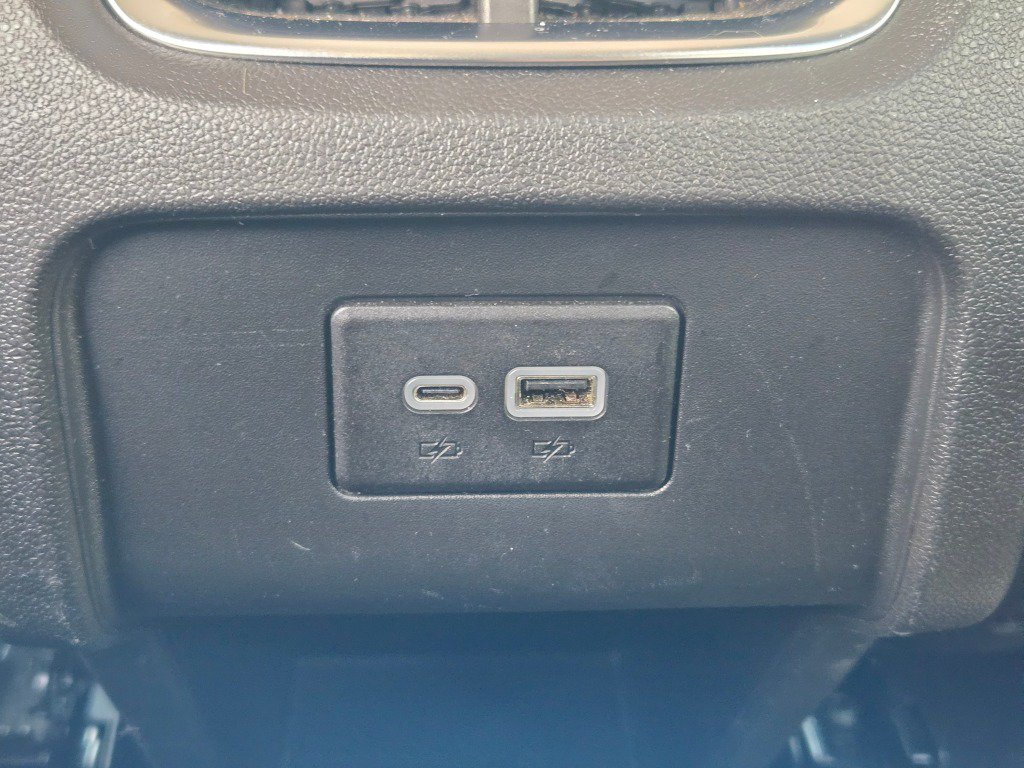 Used 2025 Chevrolet Blazer LT FWD image 18