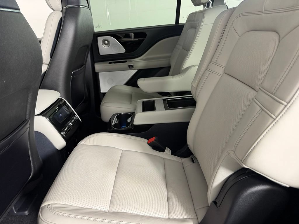 Used 2025 Lincoln Aviator Reserve w/ Equipment Group 201A AWD/4WD image 26
