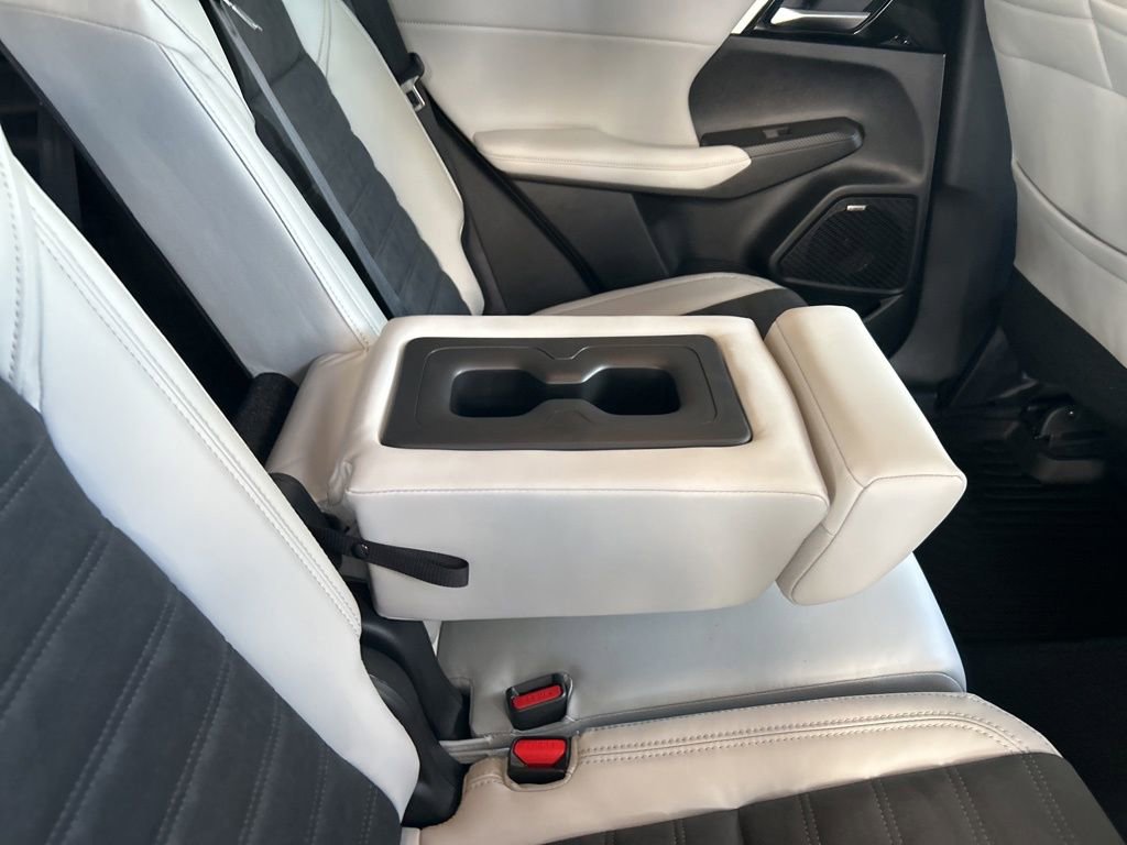 New 2026 Mitsubishi Outlander SE image 31