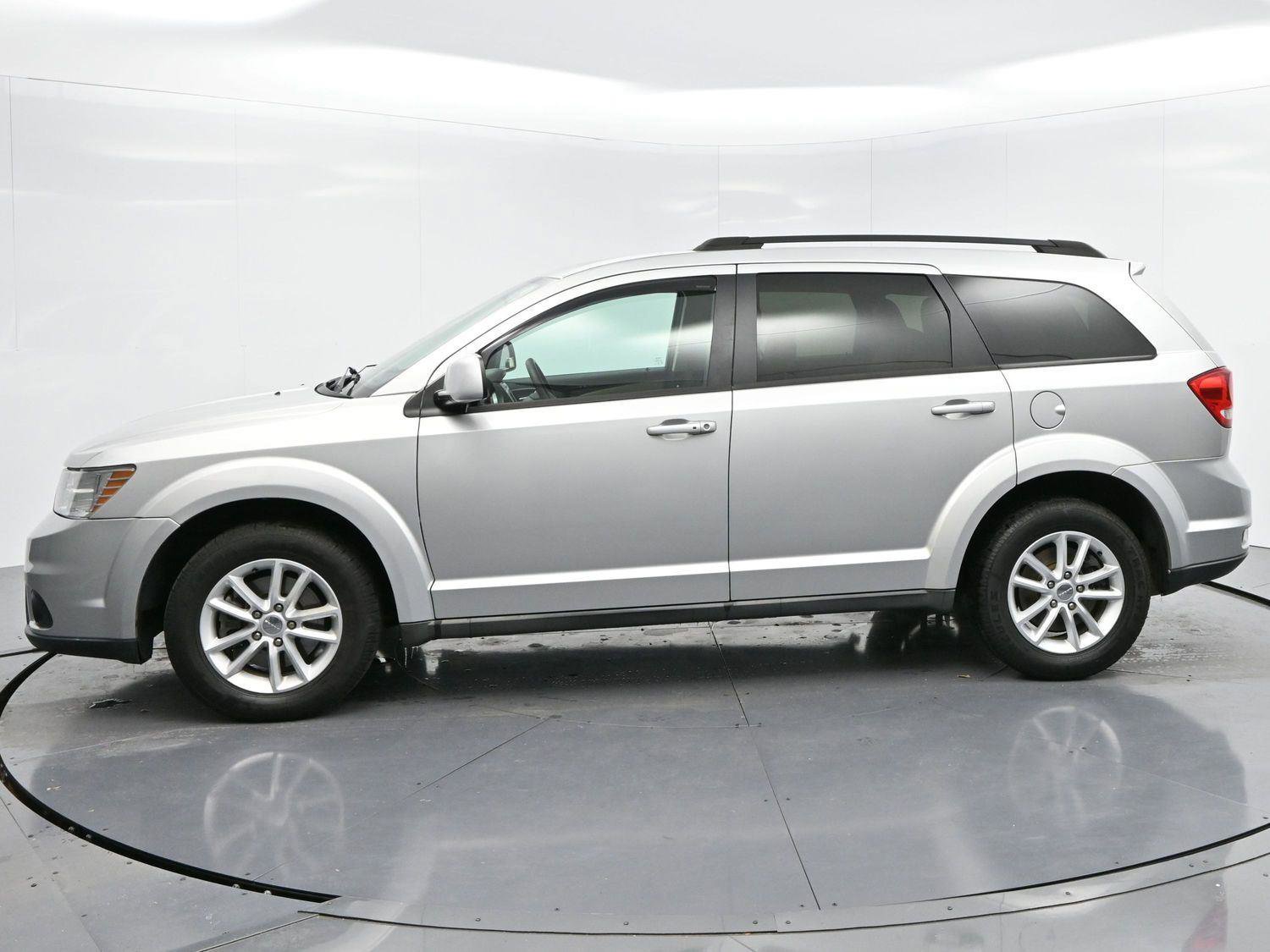 Used 2013 Dodge Journey SXT w/ Flexible Seating Group image 4