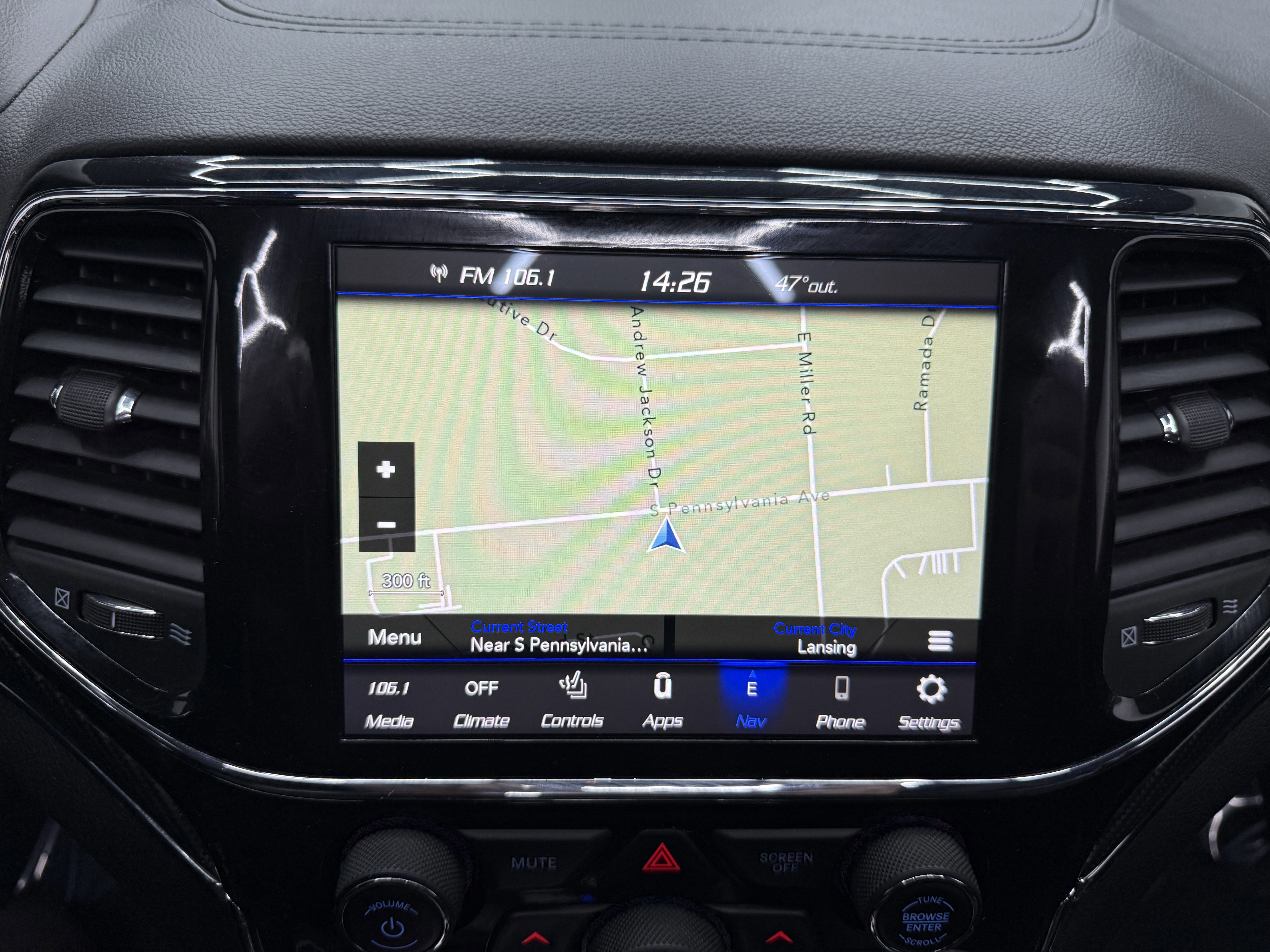 Used 2021 Jeep Grand Cherokee SRT image 16