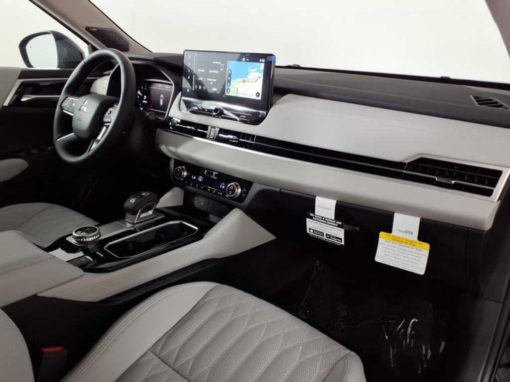 New 2025 Mitsubishi Outlander AWD image 7