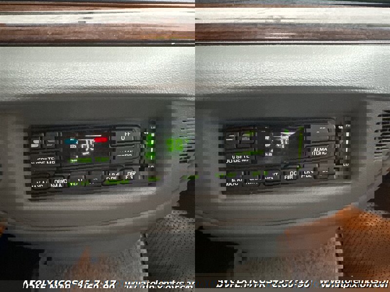 Used 2004 Ford Crown Victoria LX image 21