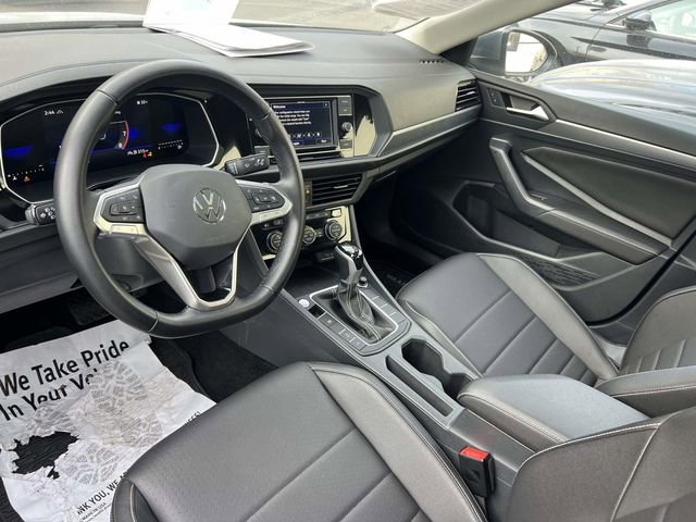 Certified 2023 Volkswagen Jetta SE w/ Panoramic Sunroof Package image 13