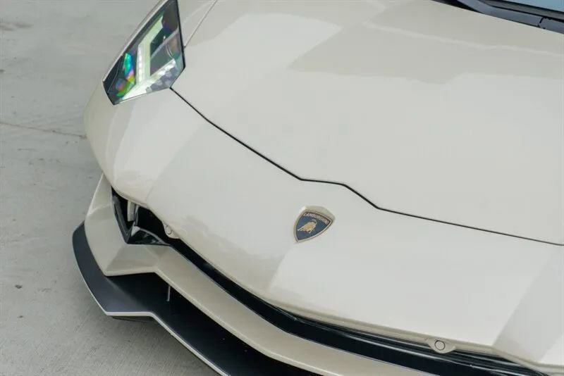 Used 2017 Lamborghini Aventador S image 31