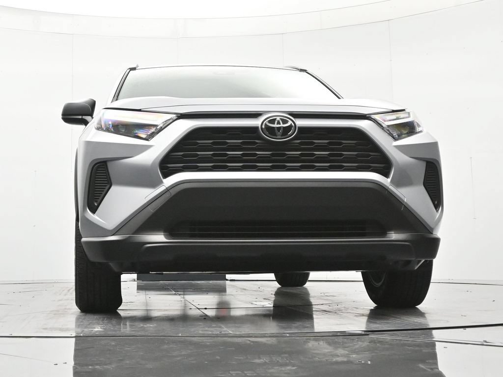 Used 2025 Toyota RAV4 LE AWD/4WD image 37