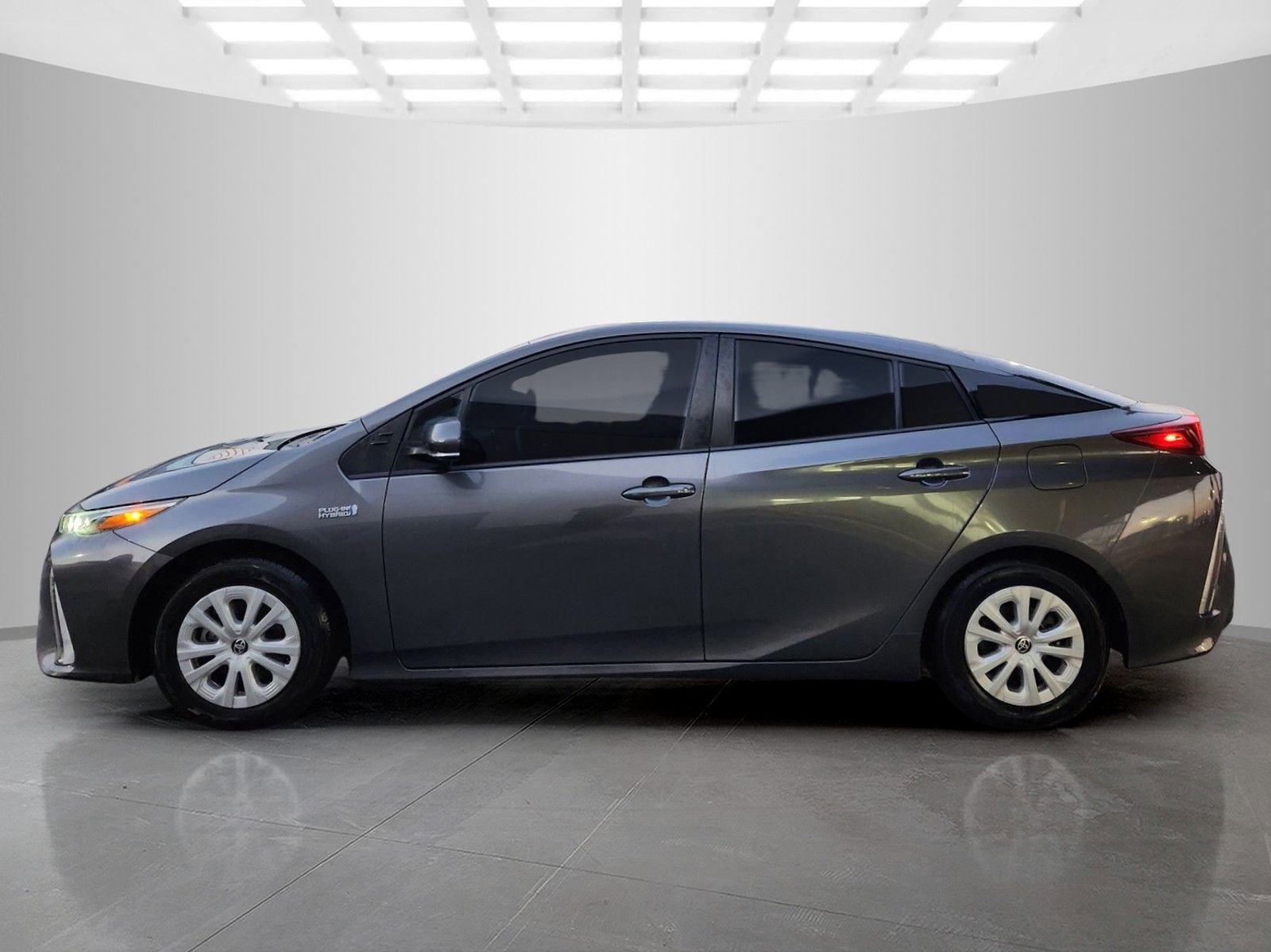 Used 2021 Toyota Prius Prime XLE image 4