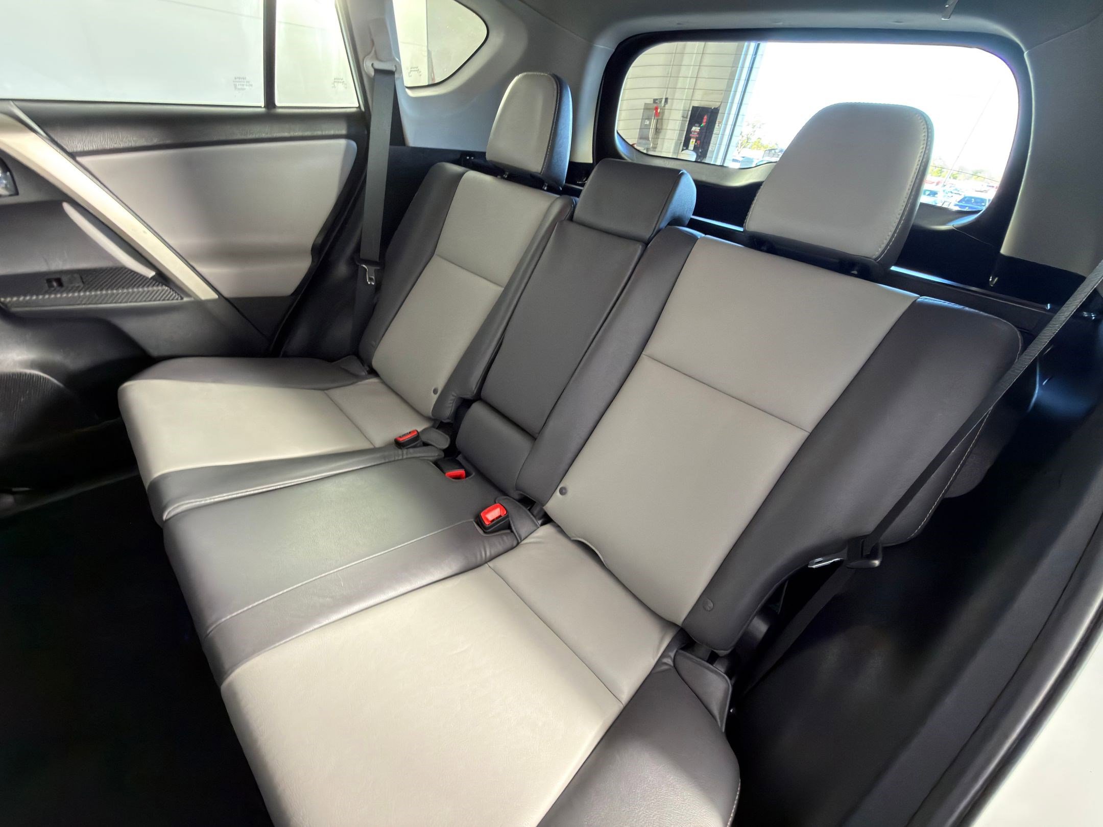 Used 2014 Toyota RAV4 Limited image 26