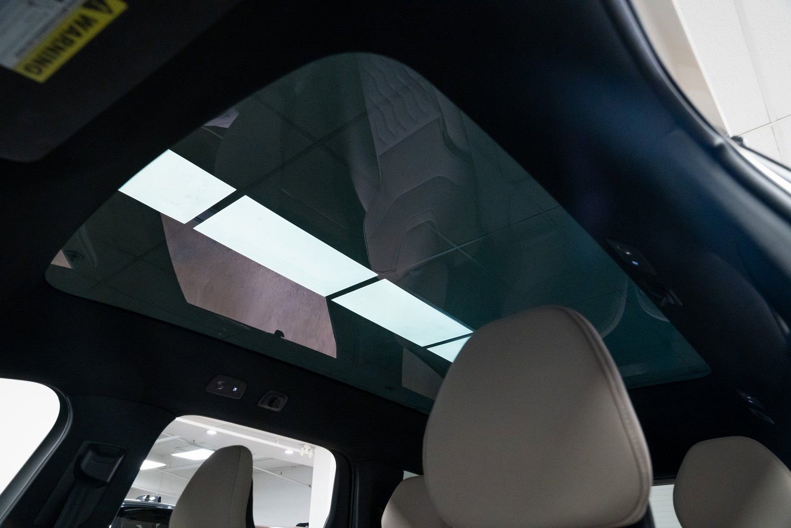 Used 2025 Volvo EX90 Plus image 16