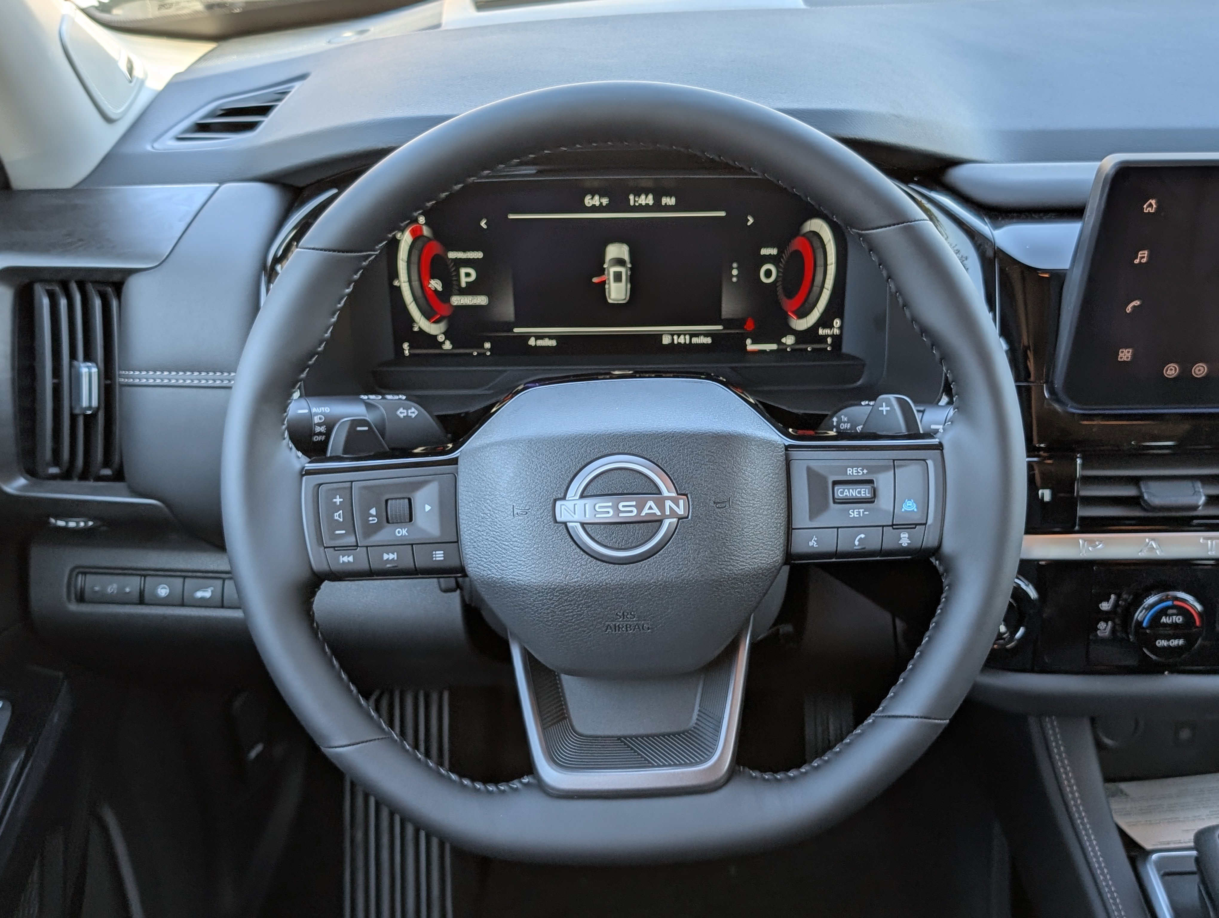 New 2026 Nissan Pathfinder Platinum FWD image 11