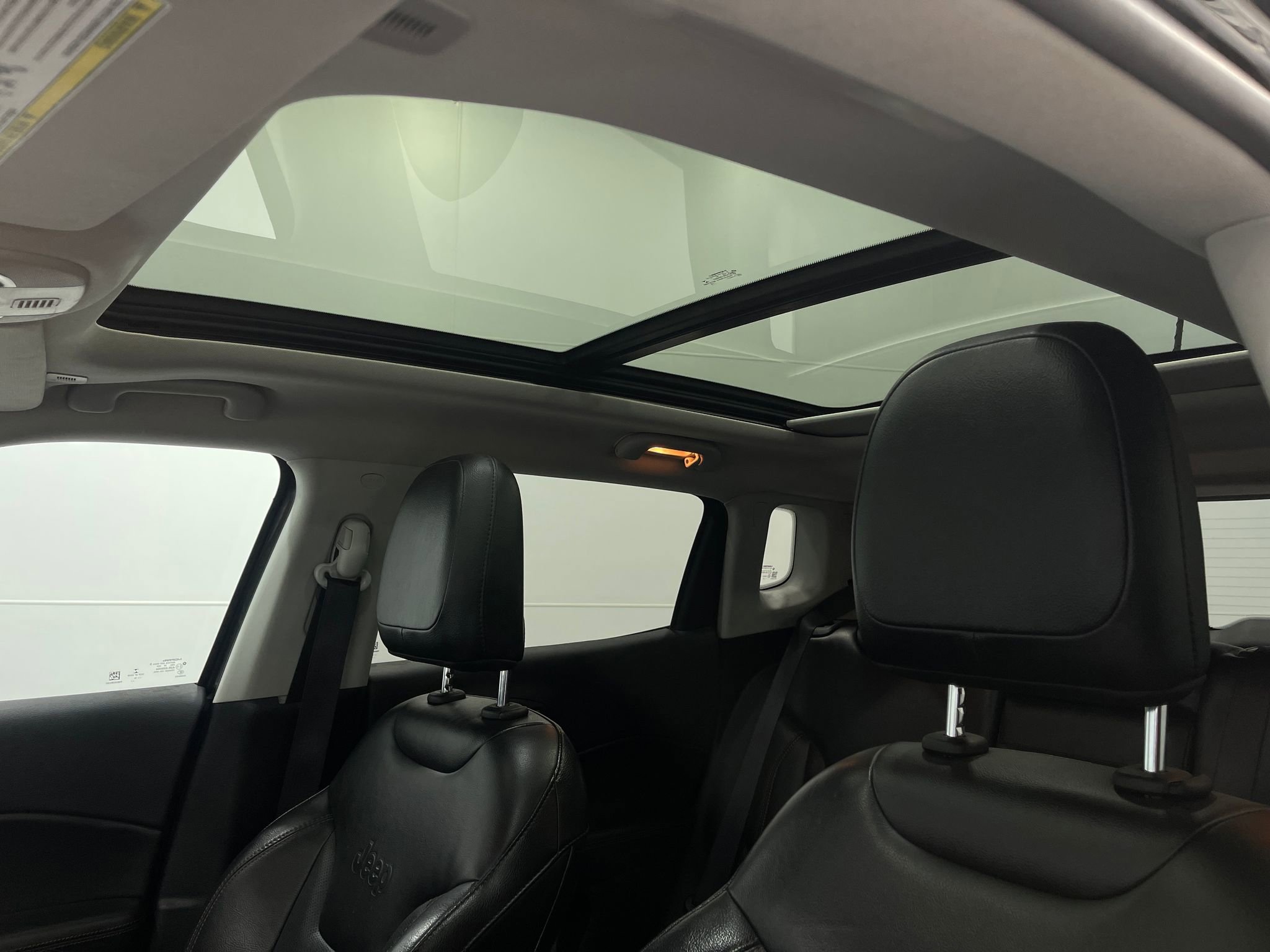 Used 2018 Jeep Compass Limited image 11