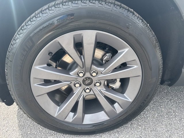 New 2025 Ford Explorer Active image 12