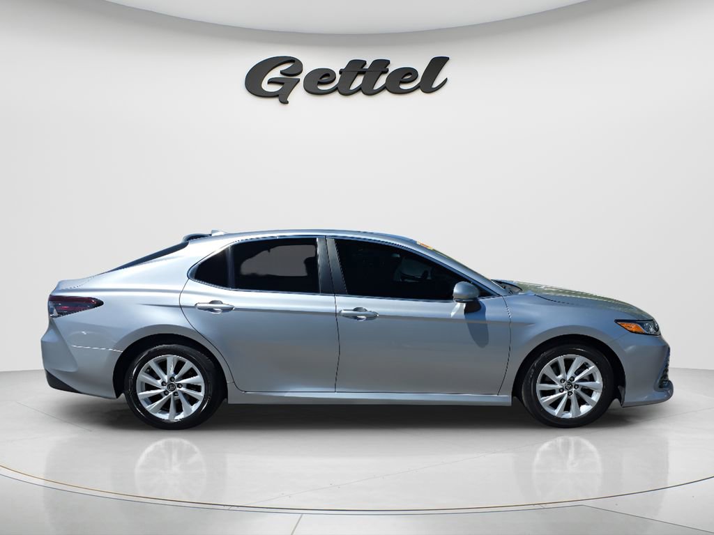 Used 2024 Toyota Camry LE w/ Convenience Package image 11