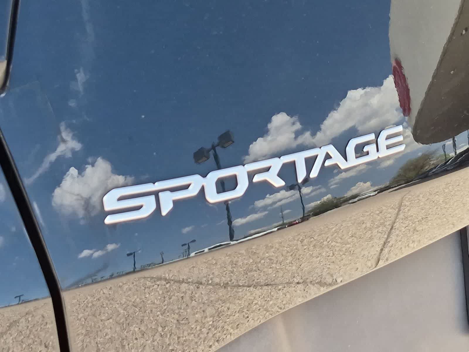 Used 2023 Kia Sportage LX AWD/4WD image 13