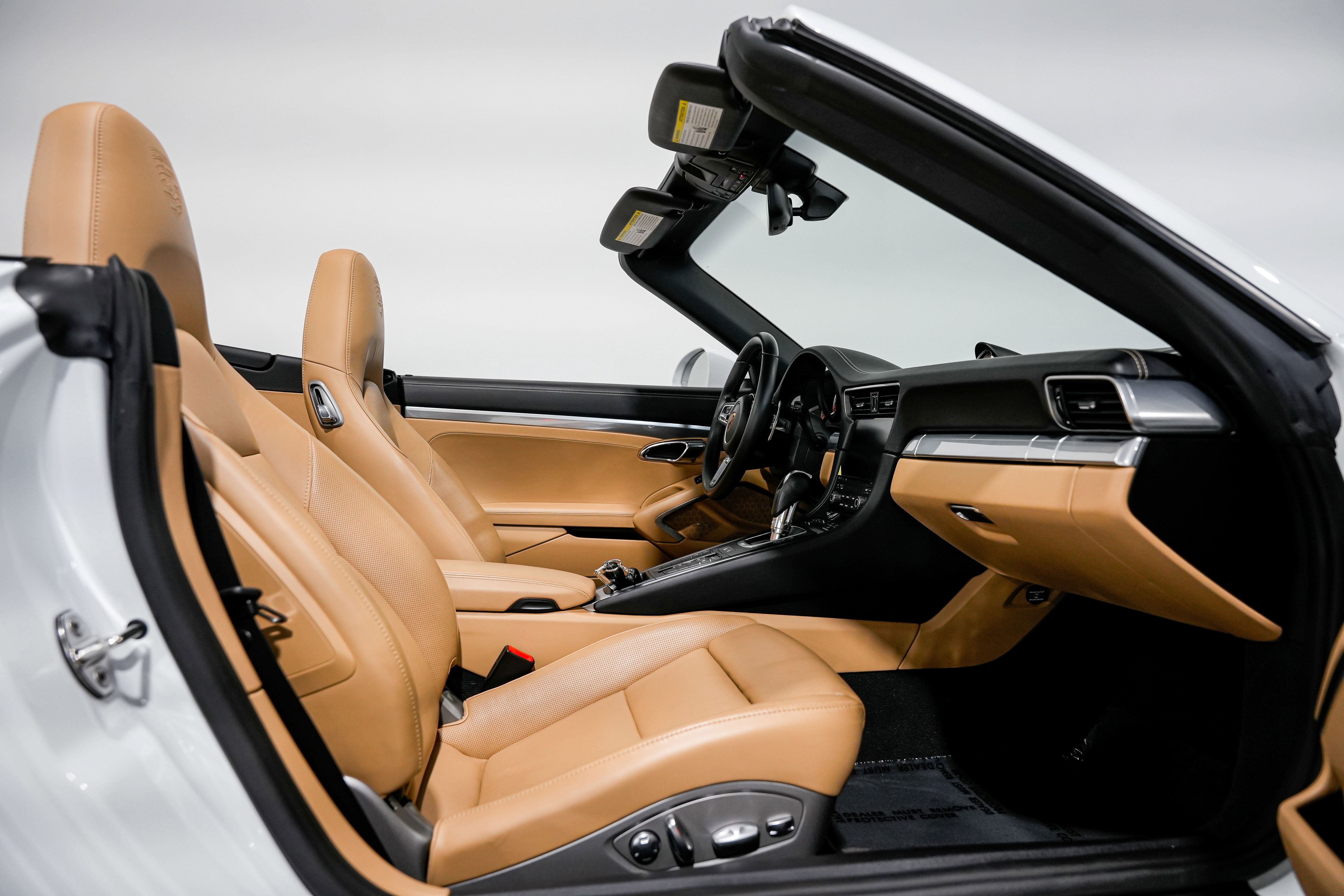 Used 2018 Porsche 911 Turbo image 30