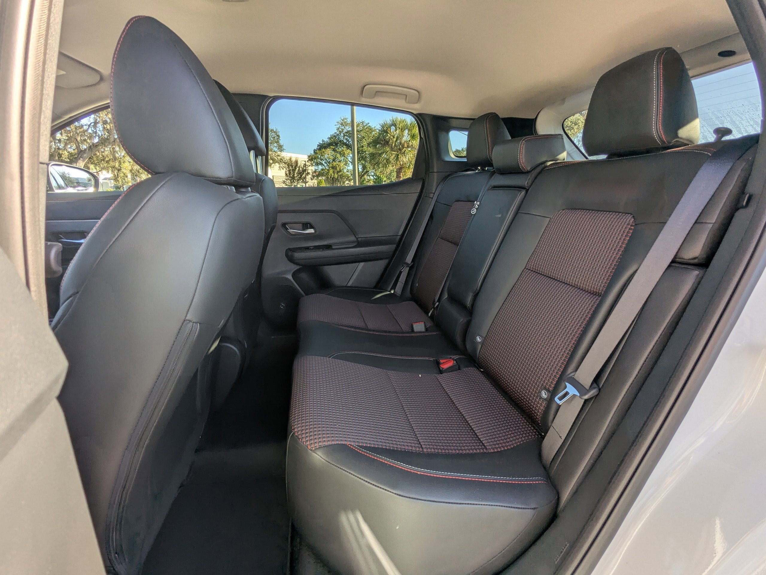 New 2026 Nissan Kicks SR FWD image 15