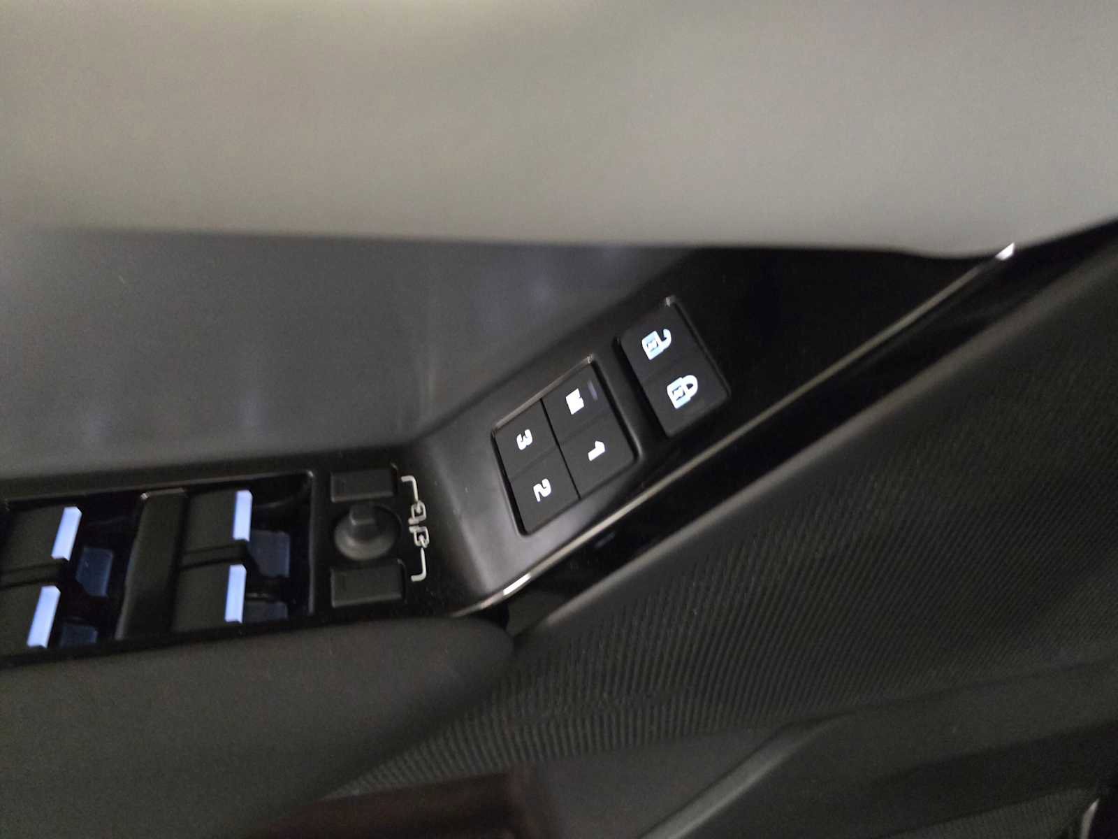 Certified 2025 Land Rover Range Rover Velar S image 22