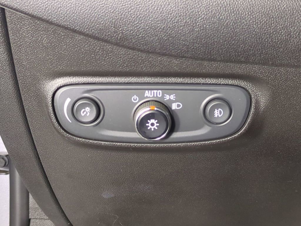 Used 2022 Chevrolet Equinox Premier image 31