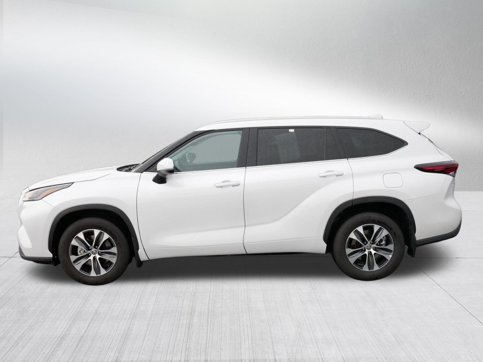 Certified 2026 Toyota Highlander XLE AWD/4WD image 4