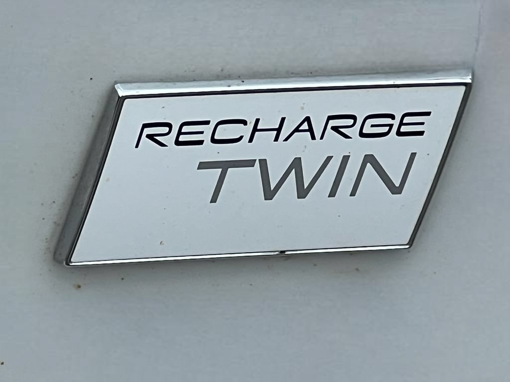 Used 2023 Volvo XC40 Recharge Ultimate AWD/4WD image 14