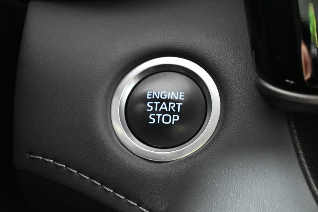 Used 2024 Toyota Highlander XLE AWD/4WD image 30