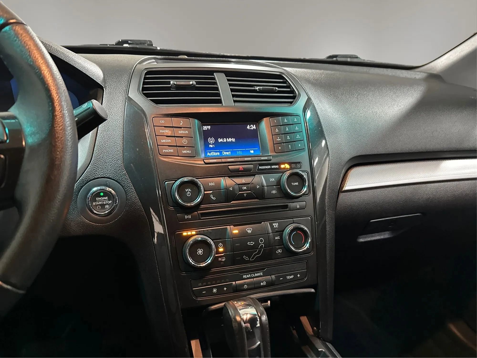 Used 2017 Ford Explorer XLT image 14