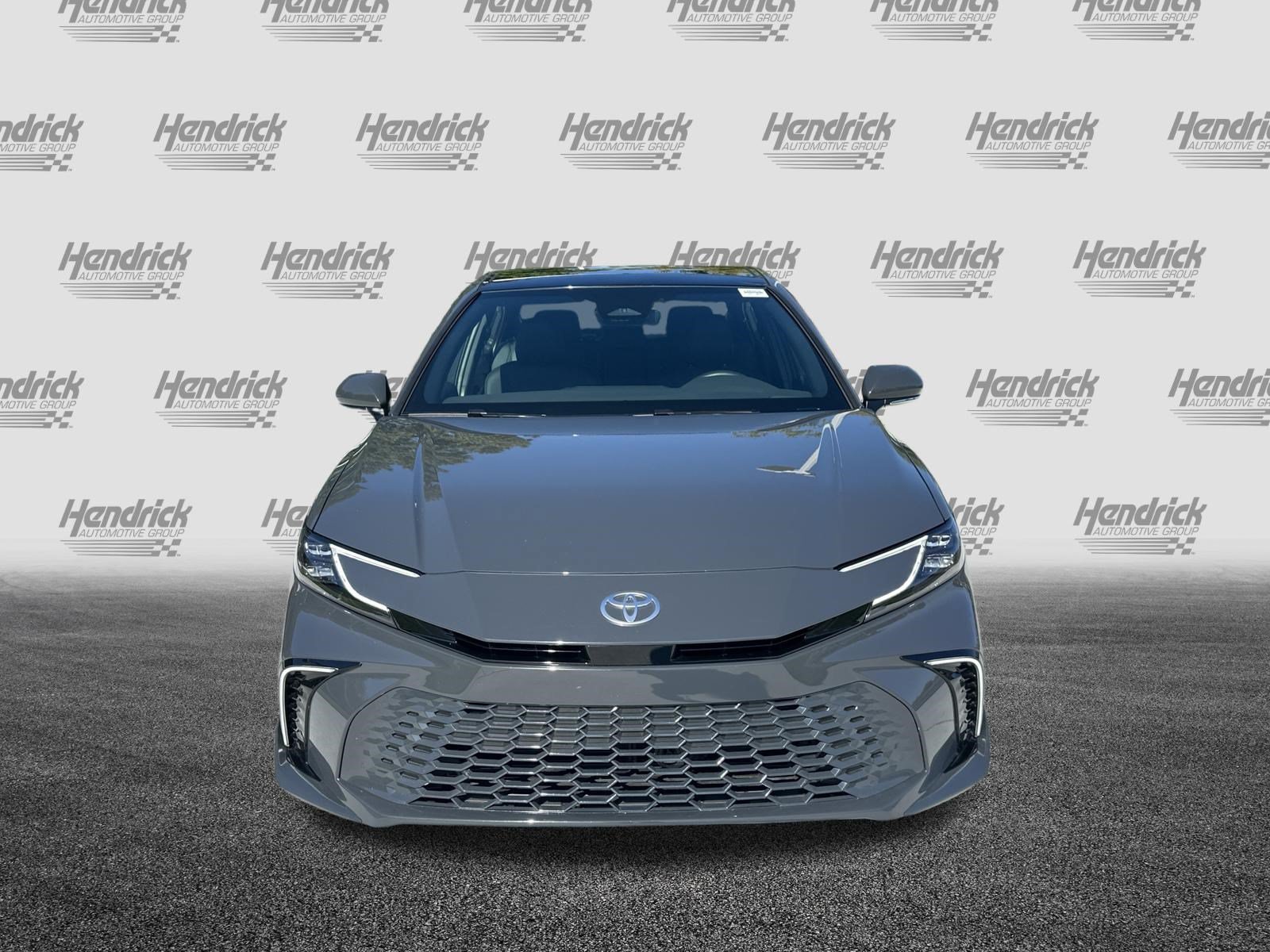 Used 2025 Toyota Camry XSE FWD image 3
