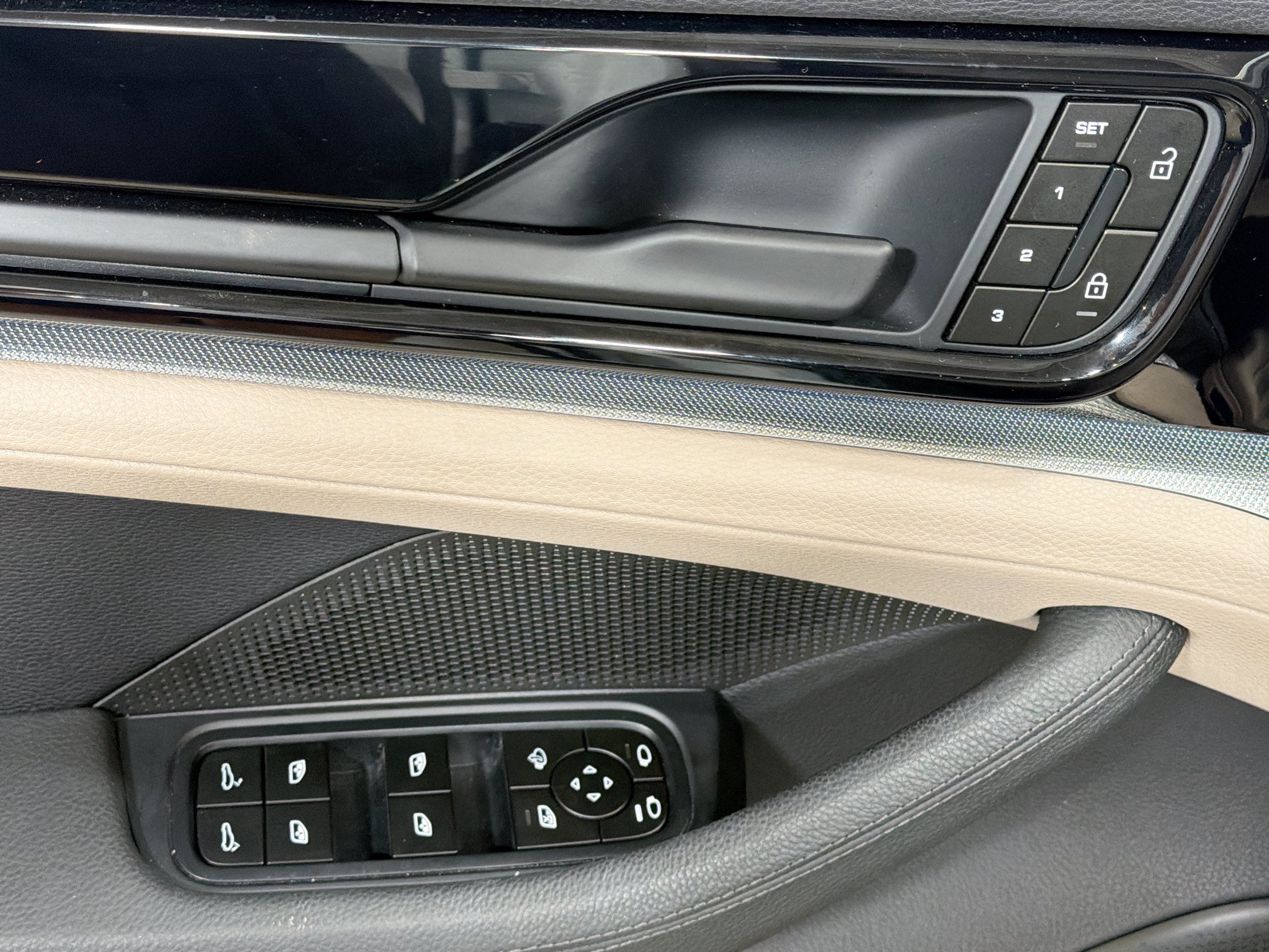 Certified 2026 Porsche Panamera image 23