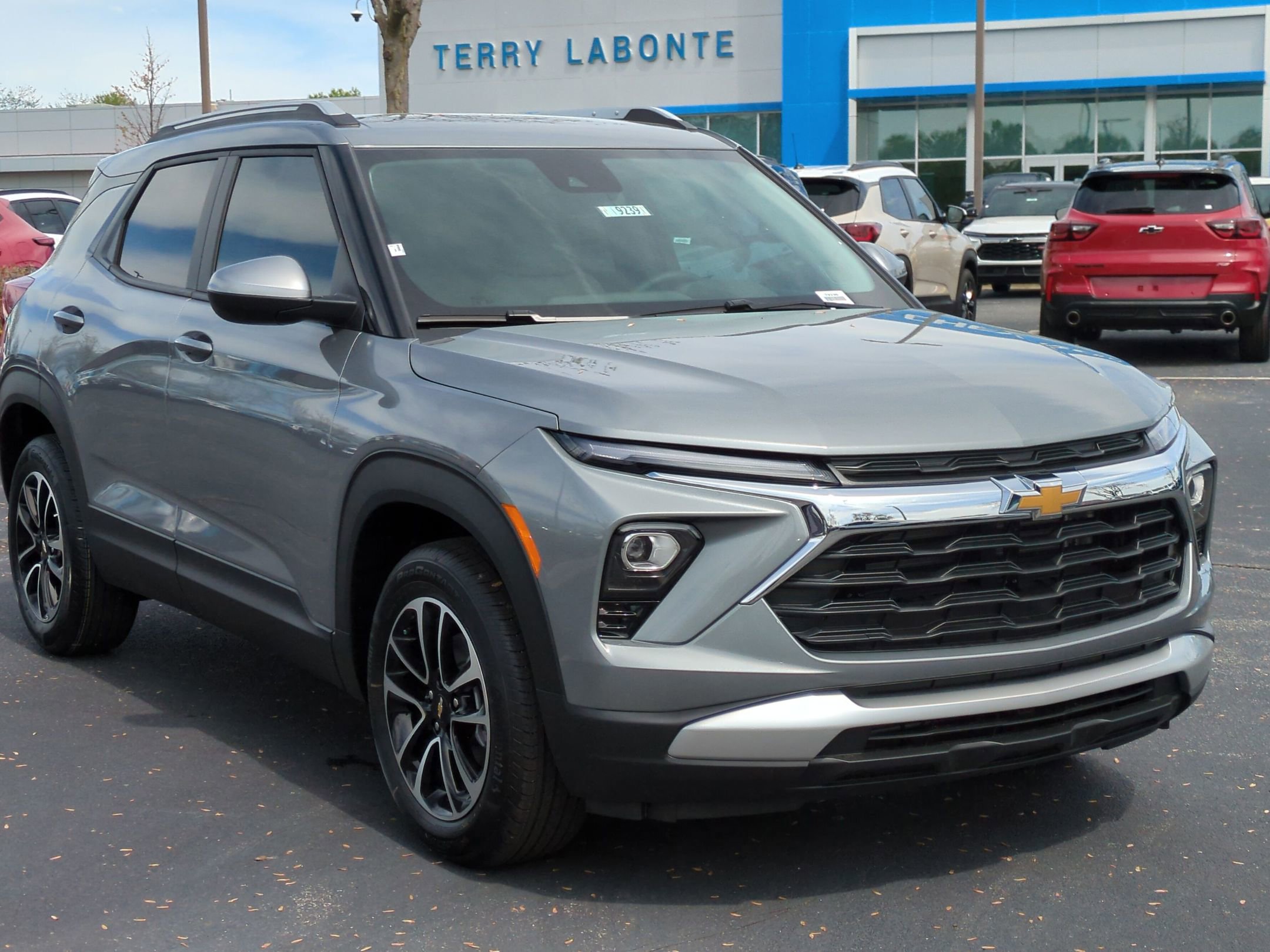 New 2026 Chevrolet TrailBlazer LT w/ LT Cold Weather Package FWD image 2
