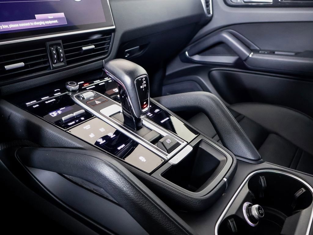 Certified 2022 Porsche Cayenne AWD/4WD image 20