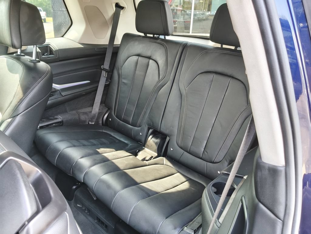 Used 2020 BMW X7 xDrive40i w/ Premium Package AWD/4WD image 11