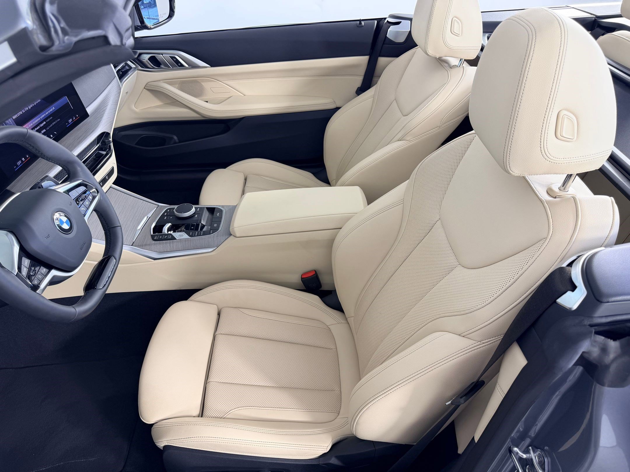 Certified 2025 BMW 430i Convertible RWD image 18